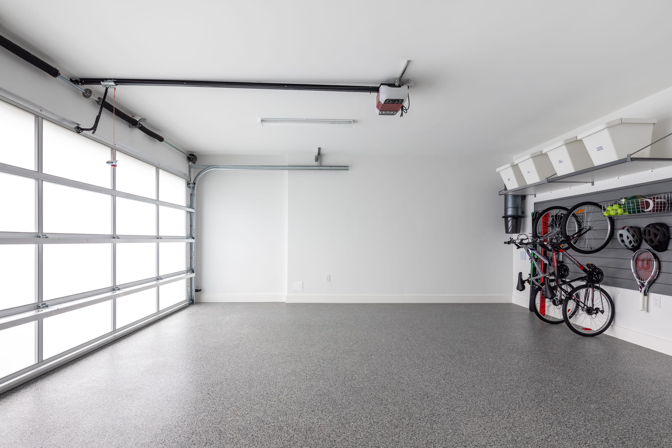 Finished private garage at Evelyn
